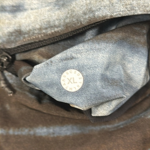 Lululemon Surge lined striped shorts size XL - Picture 7 of 11